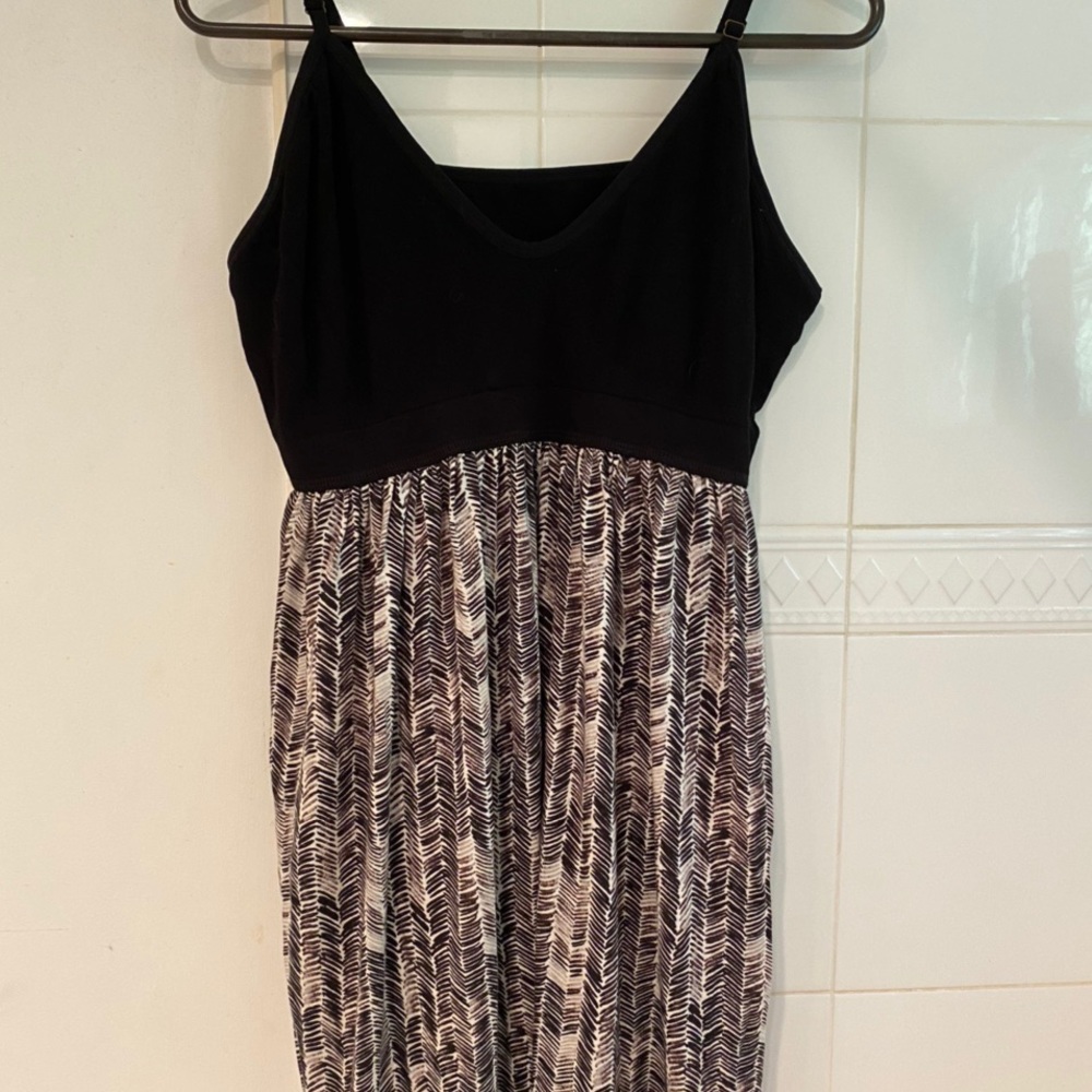Flowy maternity shirt